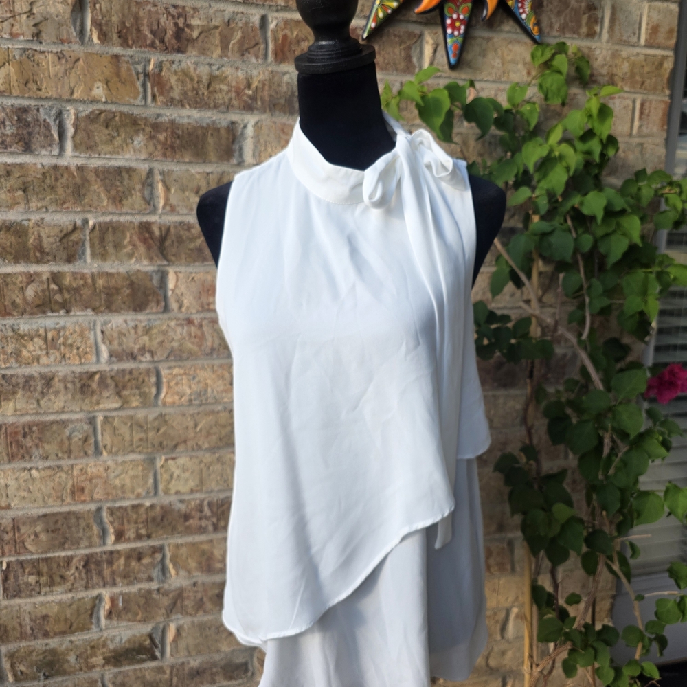 Vince Camuto White Sleeveless Blouse